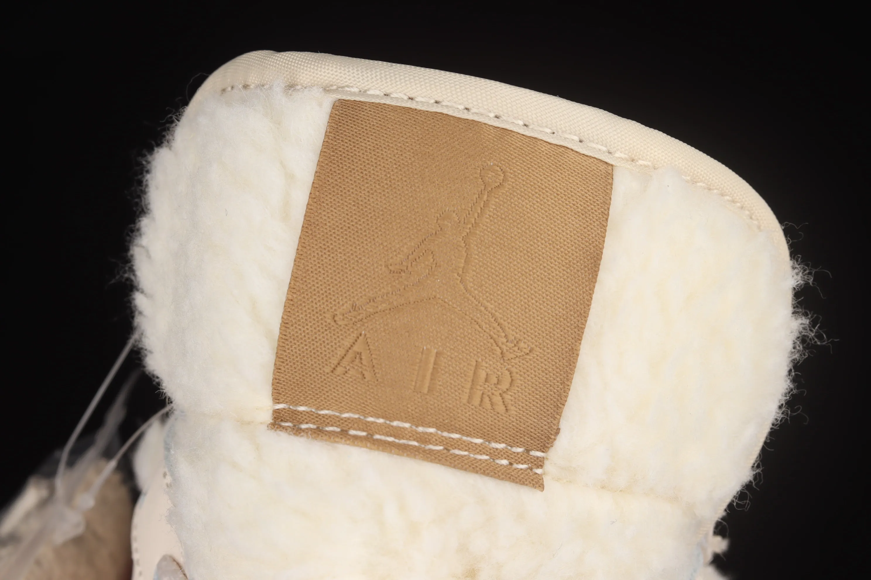 All Categories Air Jordan Jordan Series Basketball Shoes Air Jordan 1 Mid Air Jordan 1 Mid AJ1 Pearl Milk Tea Zhongbang Basketball Shoes DO2207-264